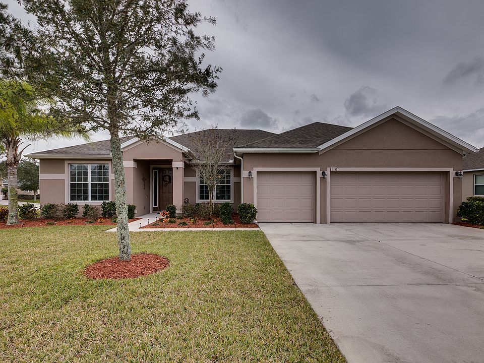 Newer Construction 3 CAR GAR