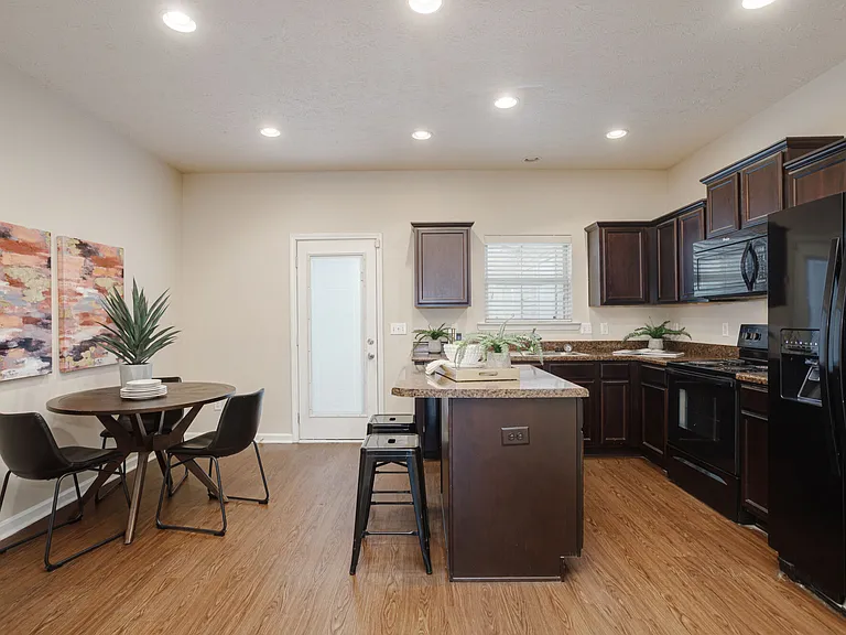 Rivendell Woods Townhomes — Photo 8