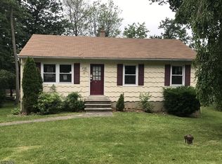 77 Greenhill Rd, Hamburg, NJ 07419