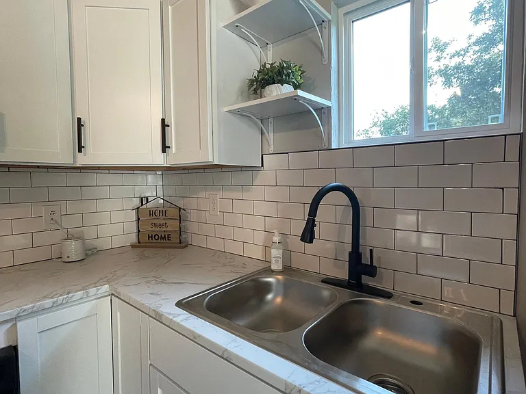 1317 E Broadway St — Photo 9