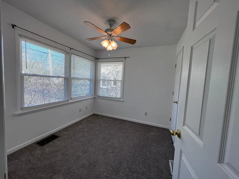 1008 Breton Rd SE — Photo 13