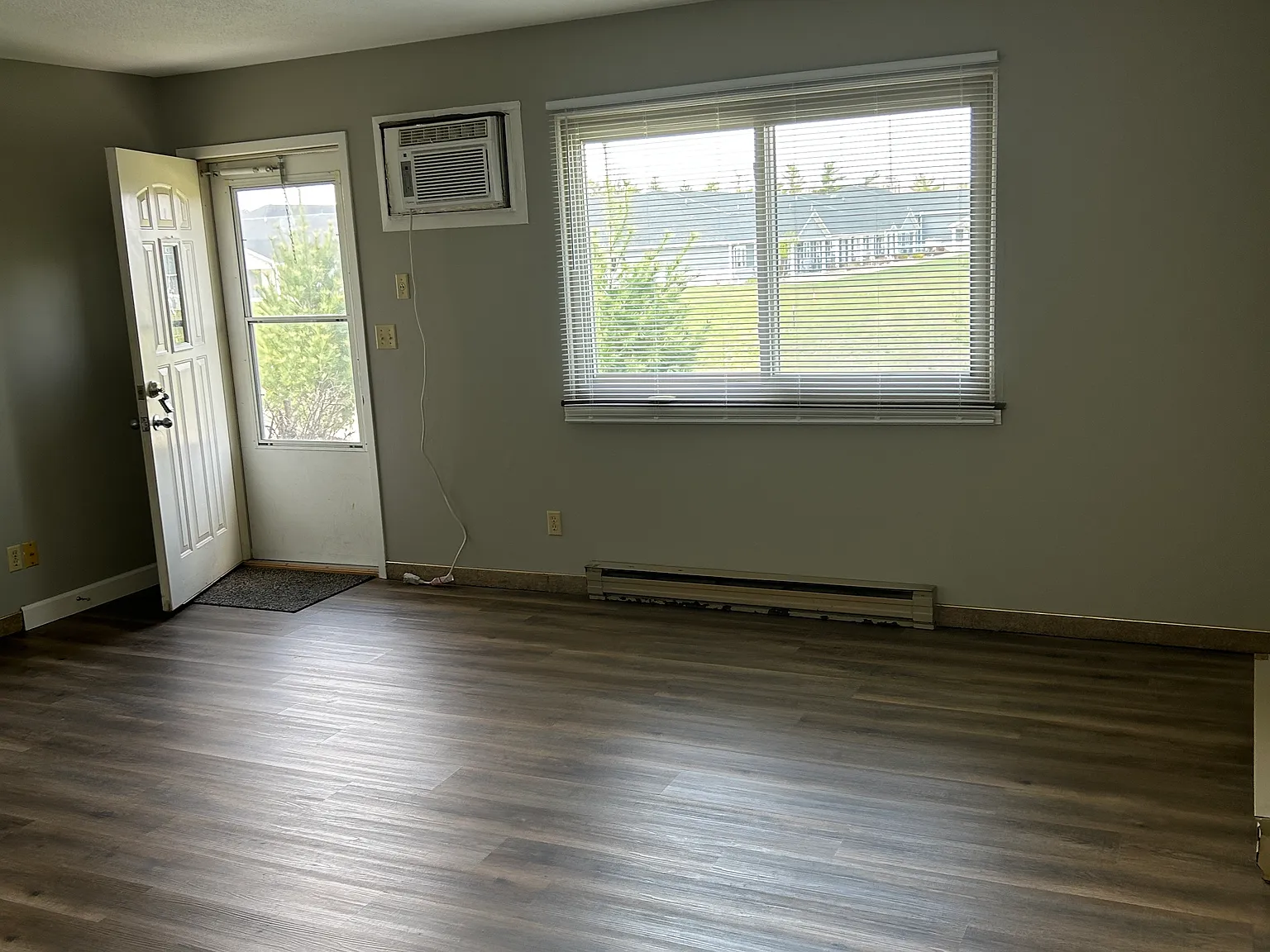 1 bed, 700 sqft, $825 — Photo 2