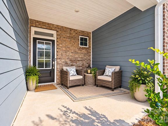3rd image of 7035 Everly Commons Ln