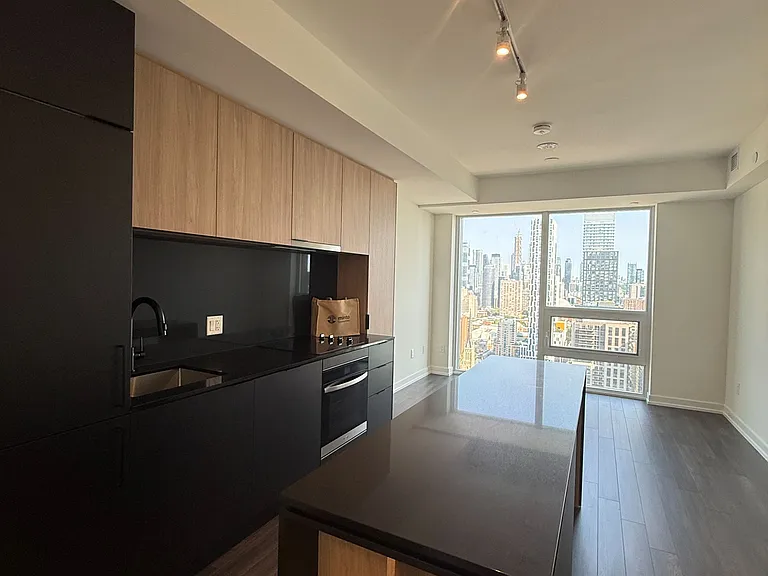 89 Church St #3904 — Photo 3