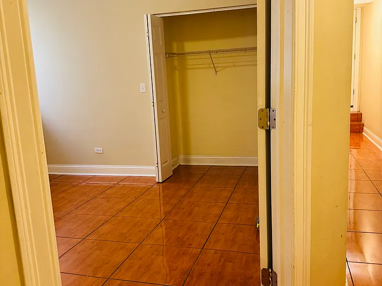 6217 S Woodlawn Ave #1 — Photo 4