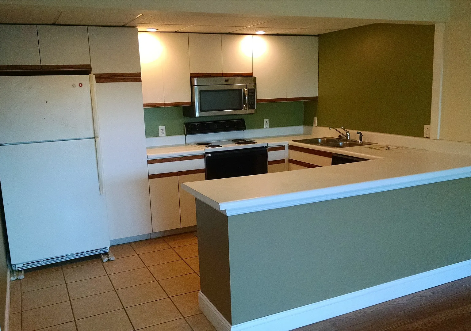 Waitlist for Aug2027Jul2028 Now Open! |3BR/2BA Condo Near UT Ag Campus & Vet School — Photo 1