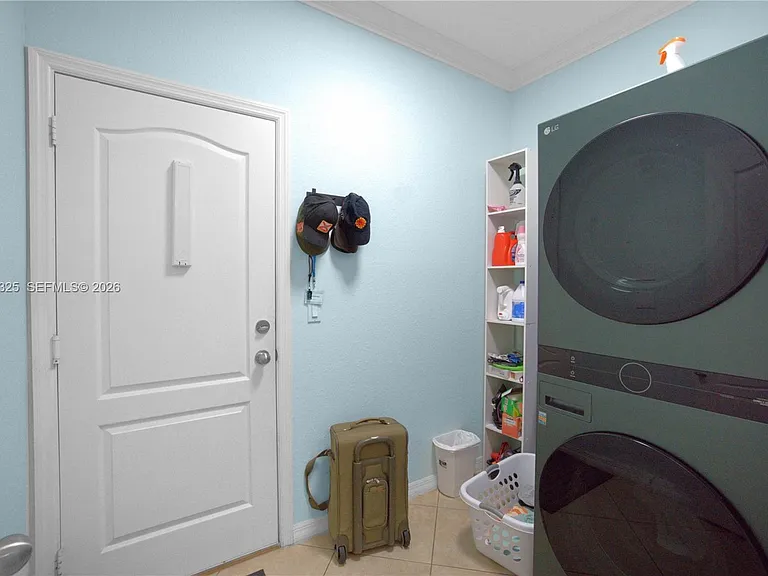 230 Porgee Rock Pl — Photo 43