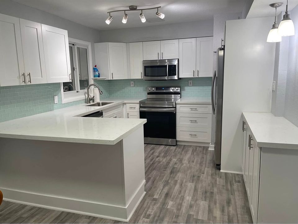 1st image of 4532 SW 34th Ter