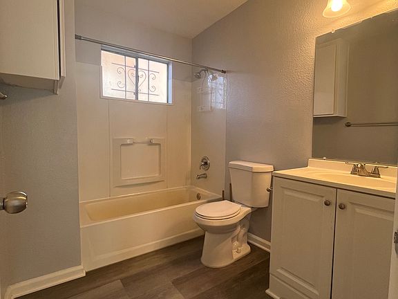 4th image of 3529 46th St
