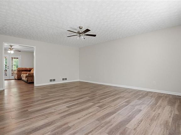 3rd image of 314 Coady Rd