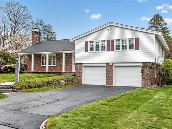 75 North Acres Road, Manchester, NH 03104