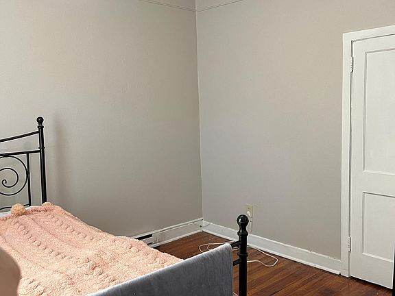 3rd image of 126 2nd St #R3