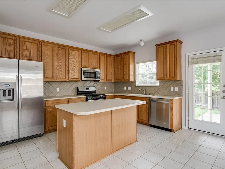 3108 Lynnbrook Dr — Photo 1