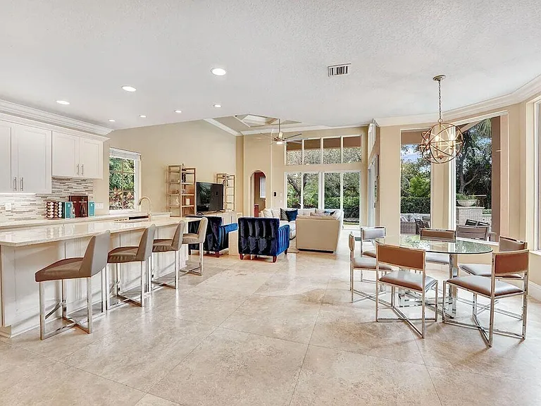 43 Coconut Ln — Photo 8