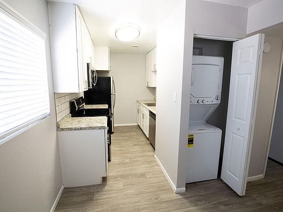 3rd image of 825 E Marlette Ave APT 1