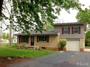 2811 W Pine Knoll Ct, Peoria, IL 61615