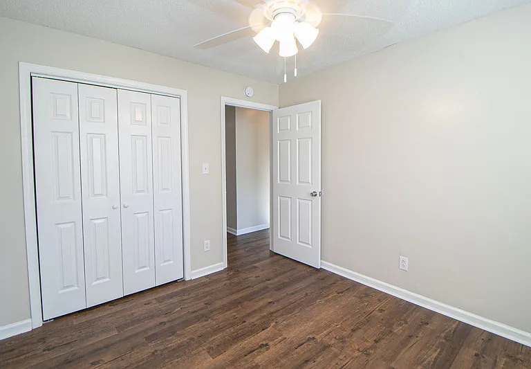 529 Indian Ave — Photo 15