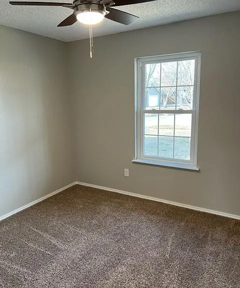 1901 N Butternut Ave — Photo 16
