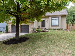 9009 Acuff Ln, Lenexa, KS 66215