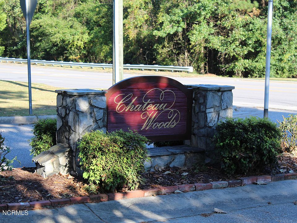 2nd image of 1524 Chateau Lane