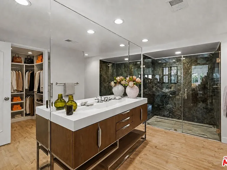 8416 Skyline Dr — Photo 35