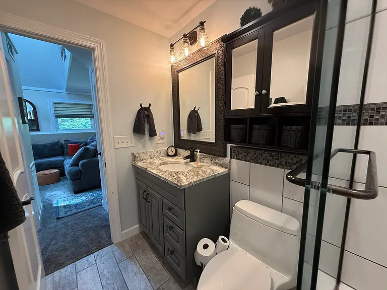 200 Pine Dr — Photo 10