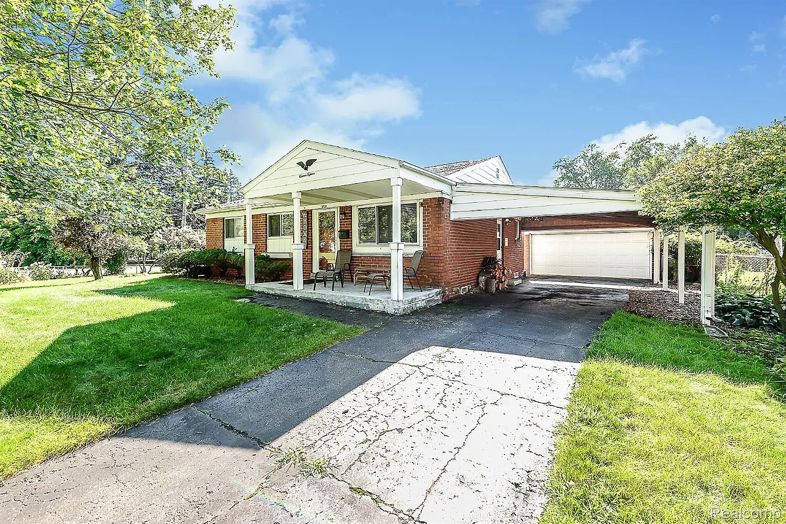 1115 Laurel Ave photo 1