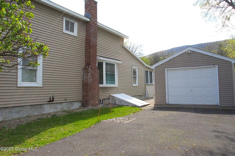 3rd image of 710 New Salem Road