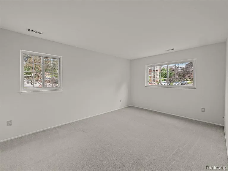 490 Baldwin Ave #5 — Photo 19