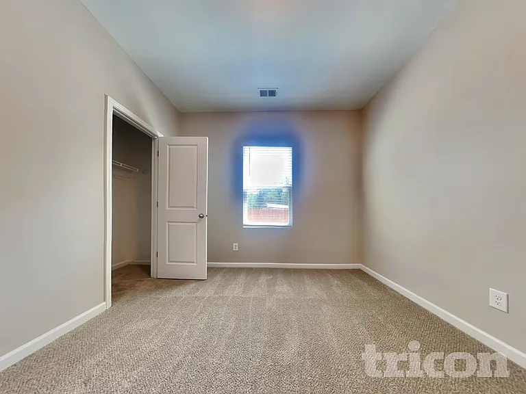 105 Sinclair Way — Photo 13