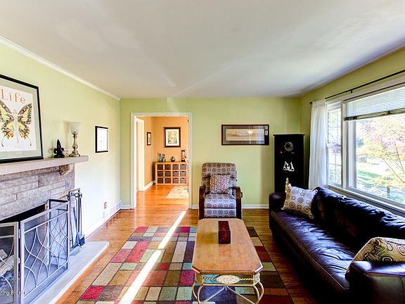 5th image of 1942 Meadowcreek Dr
