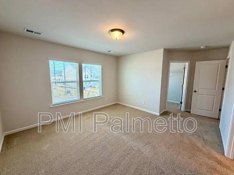 1074 Cornelia St — Photo 15