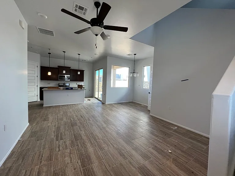 1376 Lenox Ave — Photo 3