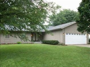 2601 SW Ashworth Pl, Topeka, KS 66614