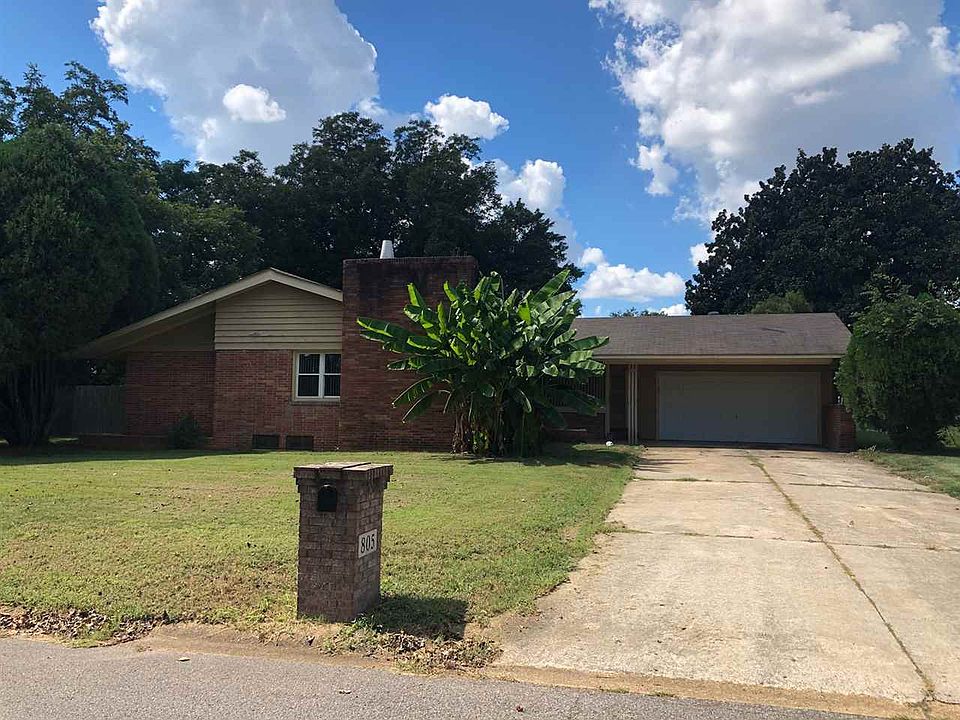 1st image of 805 Woodall Ln NW