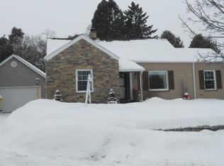 2424 S 18th St, Manitowoc, WI 54220