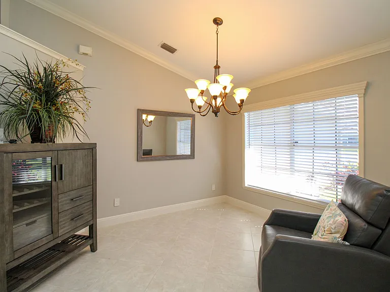 333 Wentworth Ct — Photo 21