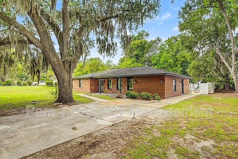 4 bed, 2.0 bath, 2030 sqft, $2,825 — Photo 2