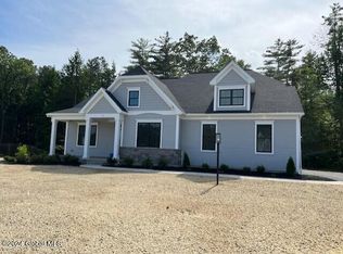 8 Ocala Ct, Saratoga Springs, NY 12866