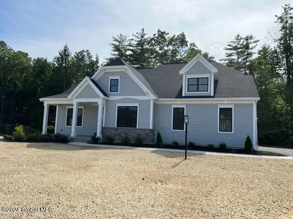 8 Ocala Court, Saratoga Springs, NY 12866
