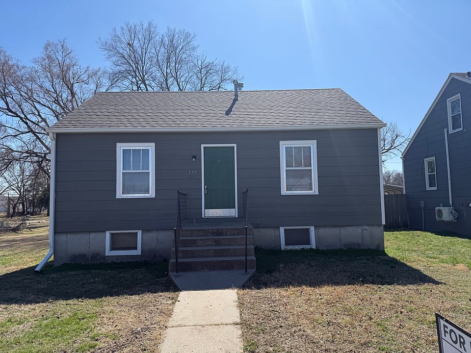 1st image of 137 W 13th St #1