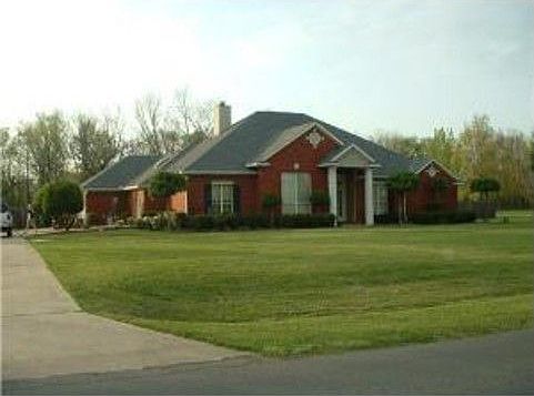 2nd image of 127 Lakewood Pt
