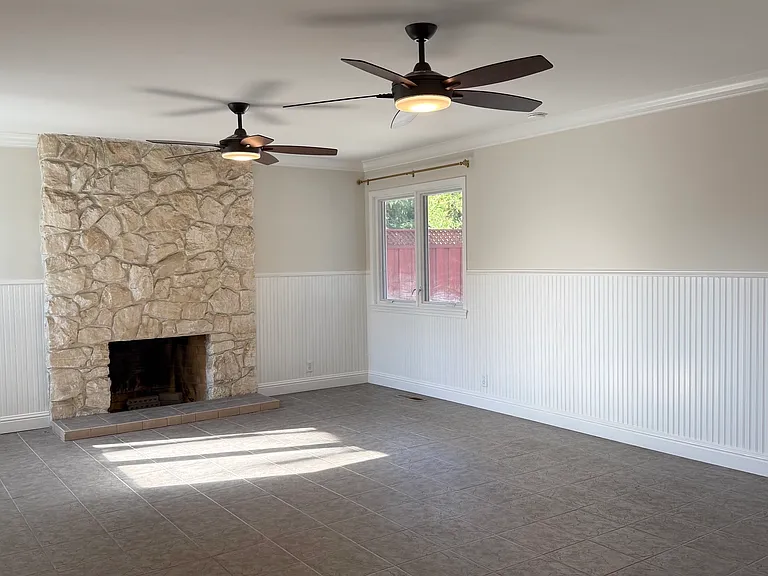 1388 Pine Ave — Photo 4