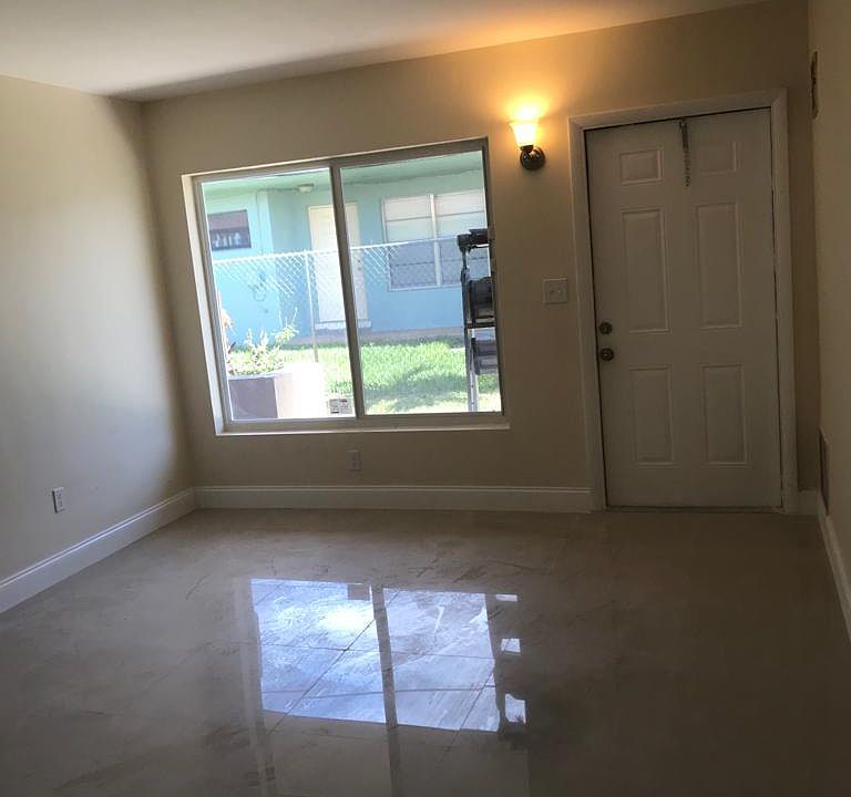 1st image of 14901 NE 5th Ct #3