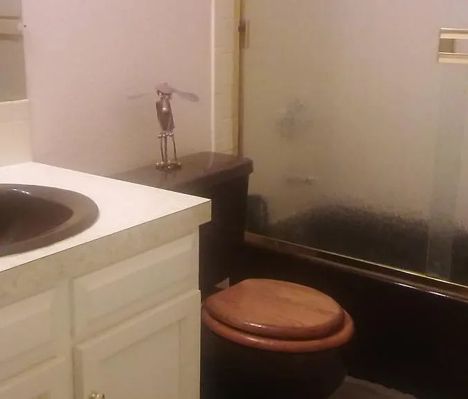 Upstairs Bath Now tile floors
