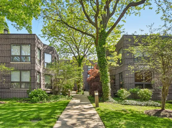 106 South Blvd #W, Evanston, IL 60202