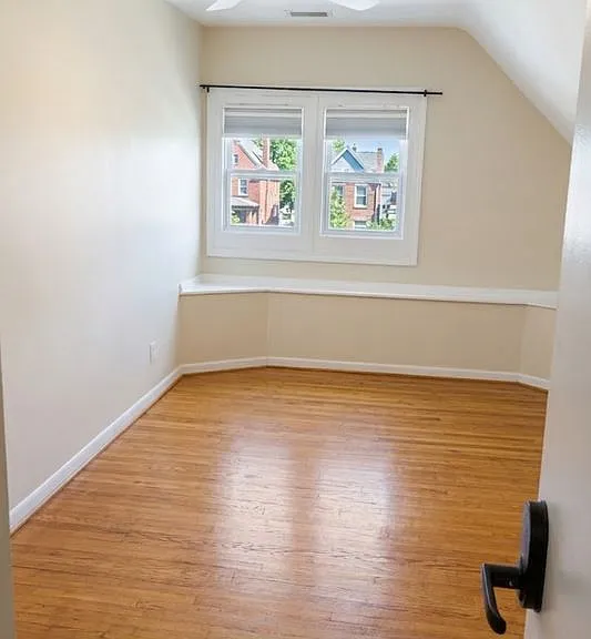 1152 Main St #3 — Photo 3