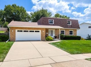 3227 Lorton Ave, Davenport, IA 52807