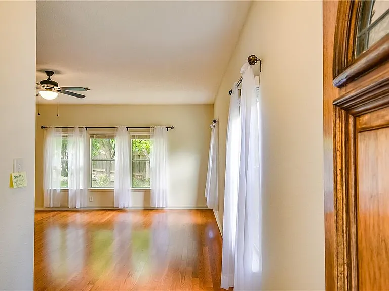 1706 Chino Cv — Photo 4