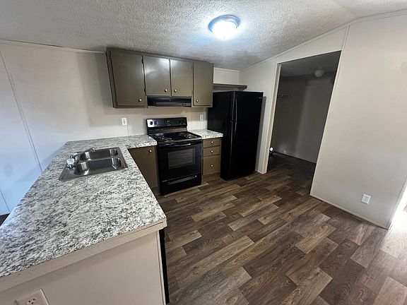 3rd image of 85 Sue St #85S